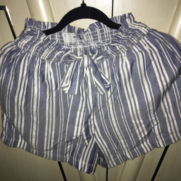 Hollister summer shorts 😎🦋🐬 - Picture 1 of 8